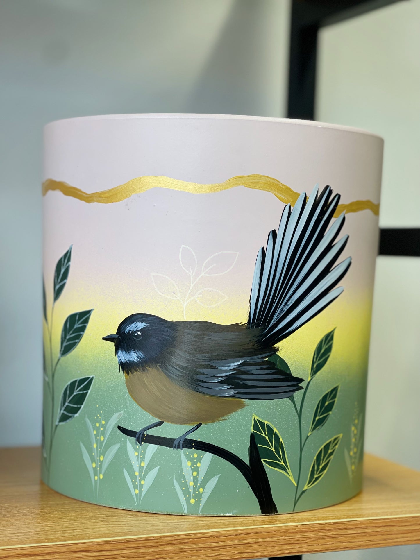 Fantail Sunrise 20cm Hand Painted Pot