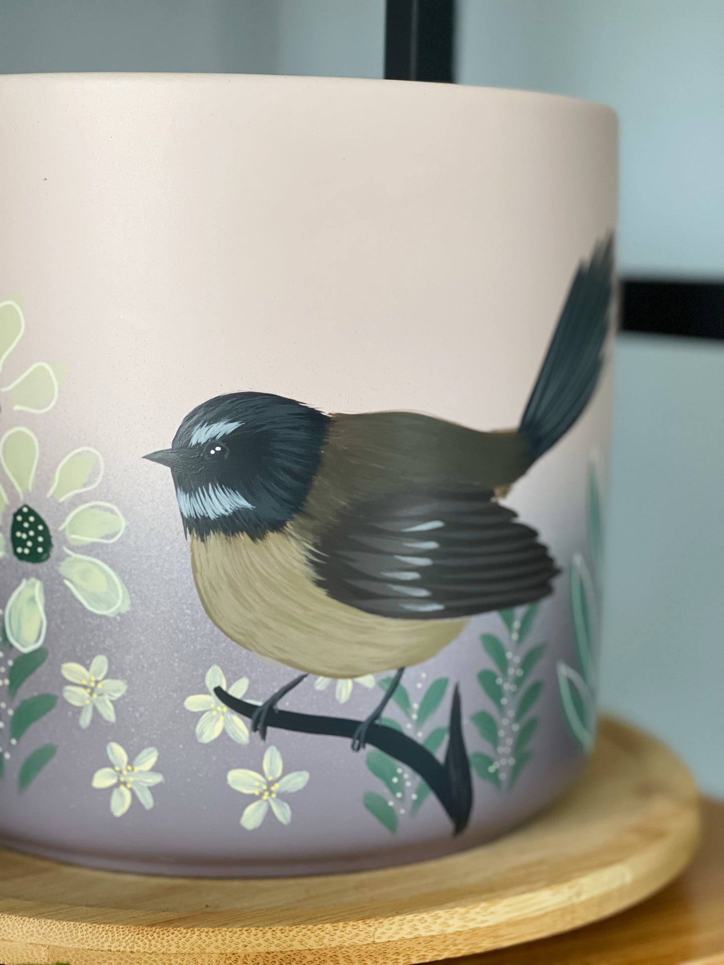 Bloom Fantail 18cm Painted pot