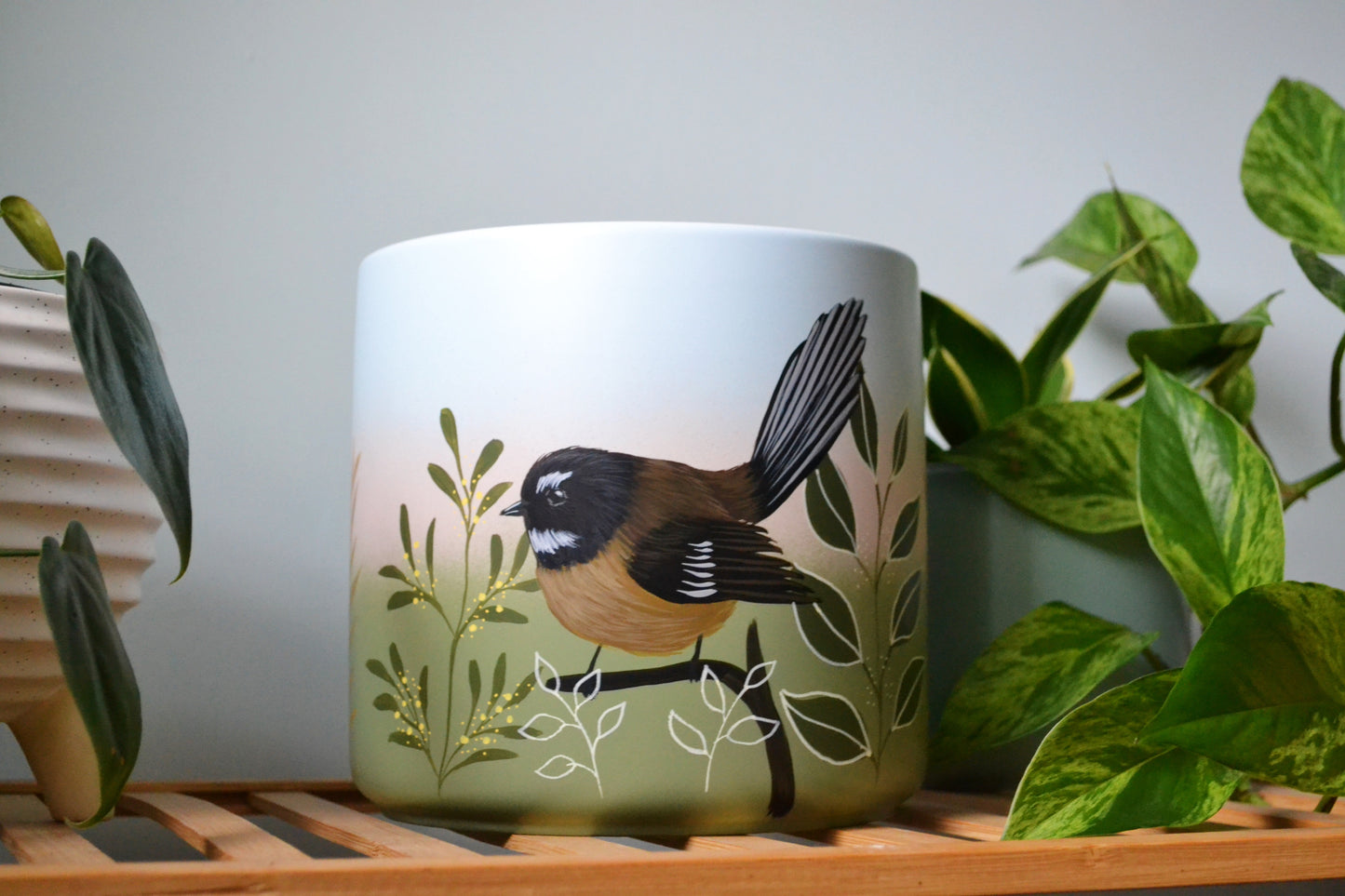 Morning Fantail 18cm Painted pot