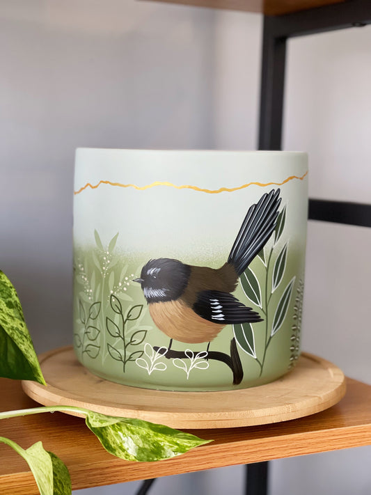 Enchanted Fantail 18cm Painted pot