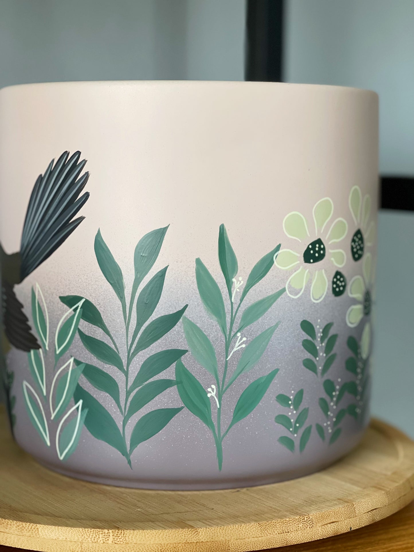 Bloom Fantail 18cm Painted pot