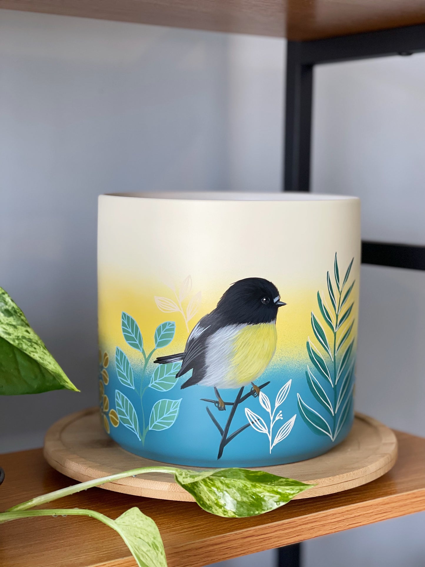 Tomtit’s from the Coast 18cm Painted pot